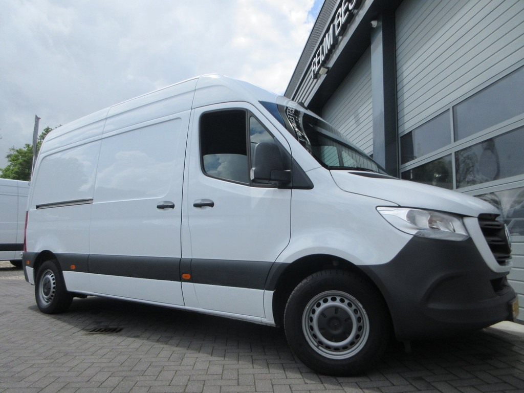 Mercedes-Benz Sprinter 215 CDI L2H2 Airco, Camera, Navigatie ,Trekhaak ,3-Zits. 21