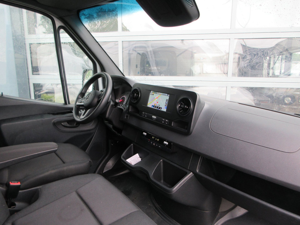 Mercedes-Benz Sprinter 215 CDI L2H2 Airco, Camera, Navigatie ,Trekhaak ,3-Zits. 8