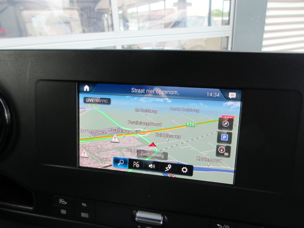 Mercedes-Benz Sprinter 215cdi, L2H2, Automaat, Airco, Camera, Navigatie, 3-Zits, Trekhaak. 11