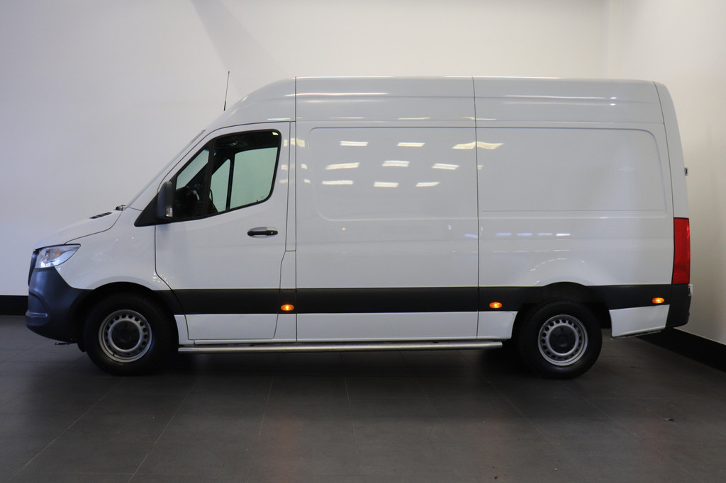 Mercedes-Benz Sprinter 311 2.2 CDI L2H2 EURO 6 - A/C Climate - Sidebars - Camera - € 14.950,- Excl. 17