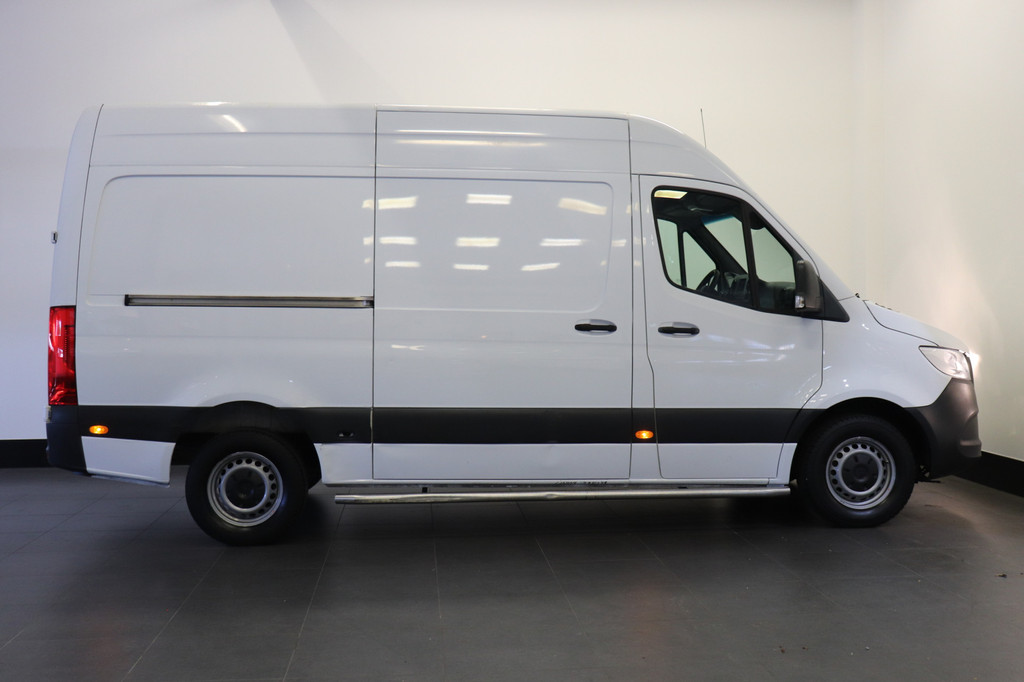 Mercedes-Benz Sprinter 311 2.2 CDI L2H2 EURO 6 - A/C Climate - Sidebars - Camera - € 14.950,- Excl. 18