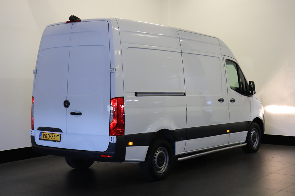 Mercedes-Benz Sprinter 311 2.2 CDI L2H2 EURO 6 - A/C Climate - Sidebars - Camera - € 14.950,- Excl. 2