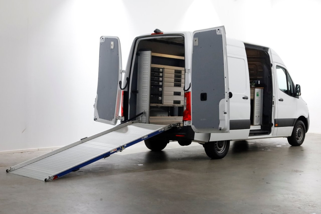 Mercedes-Benz Sprinter 311 CDI 115pk E6 RWD L2H2 7G Automaat Airco/Camera/Inrichting 06-2020 11