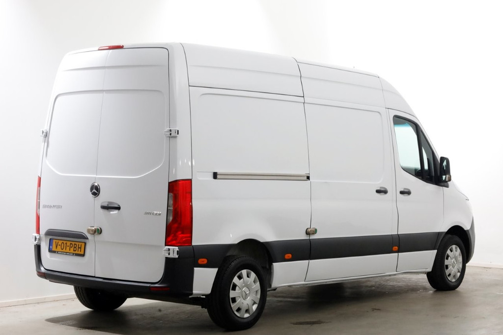 Mercedes-Benz Sprinter 311 CDI 115pk L2H2 Airco/Carplay 10-2023 2