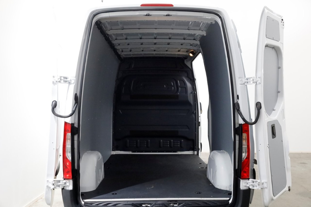 Mercedes-Benz Sprinter 311 CDI 115pk L2H2 Airco/Carplay 10-2023 5