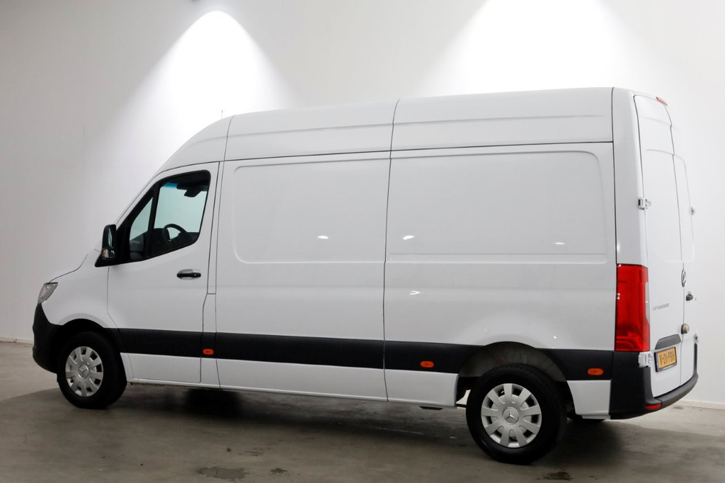Mercedes-Benz Sprinter 311 CDI 115pk L2H2 Airco/Carplay 10-2023 9