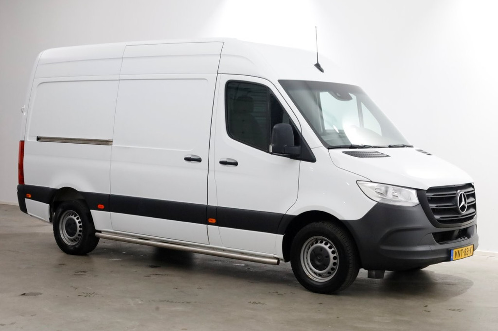 Mercedes-Benz Sprinter 311 CDI 115pk RWD L2H2 Servicewagen Airco/Camera/230V 02-2022 10