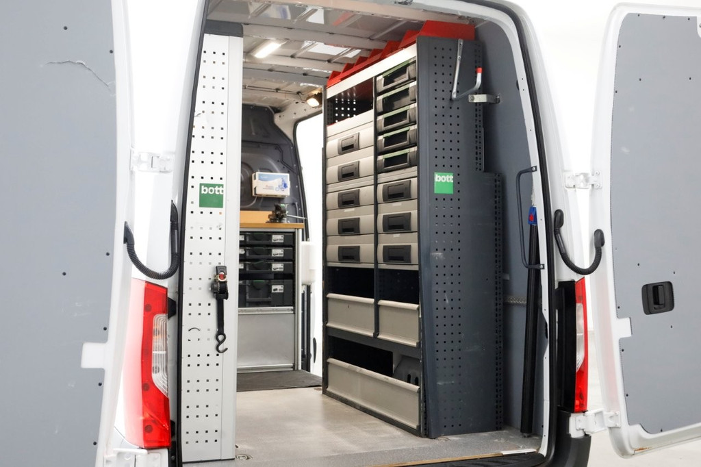 Mercedes-Benz Sprinter 311 CDI 115pk RWD L2H2 Servicewagen Airco/Camera/230V 07-2020 11