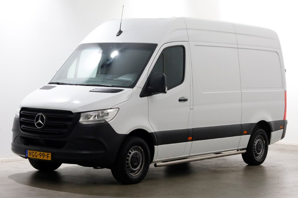 Mercedes-Benz Sprinter 311 CDI 115pk RWD L2H2 Servicewagen Airco/Camera/230V 07-2020 8