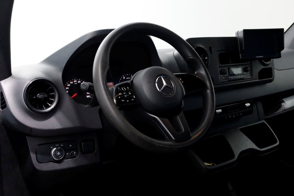 Mercedes-Benz Sprinter 311 CDI 7G Automaat RWD Bakwagen met achterdeuren Airco 03-2021 12