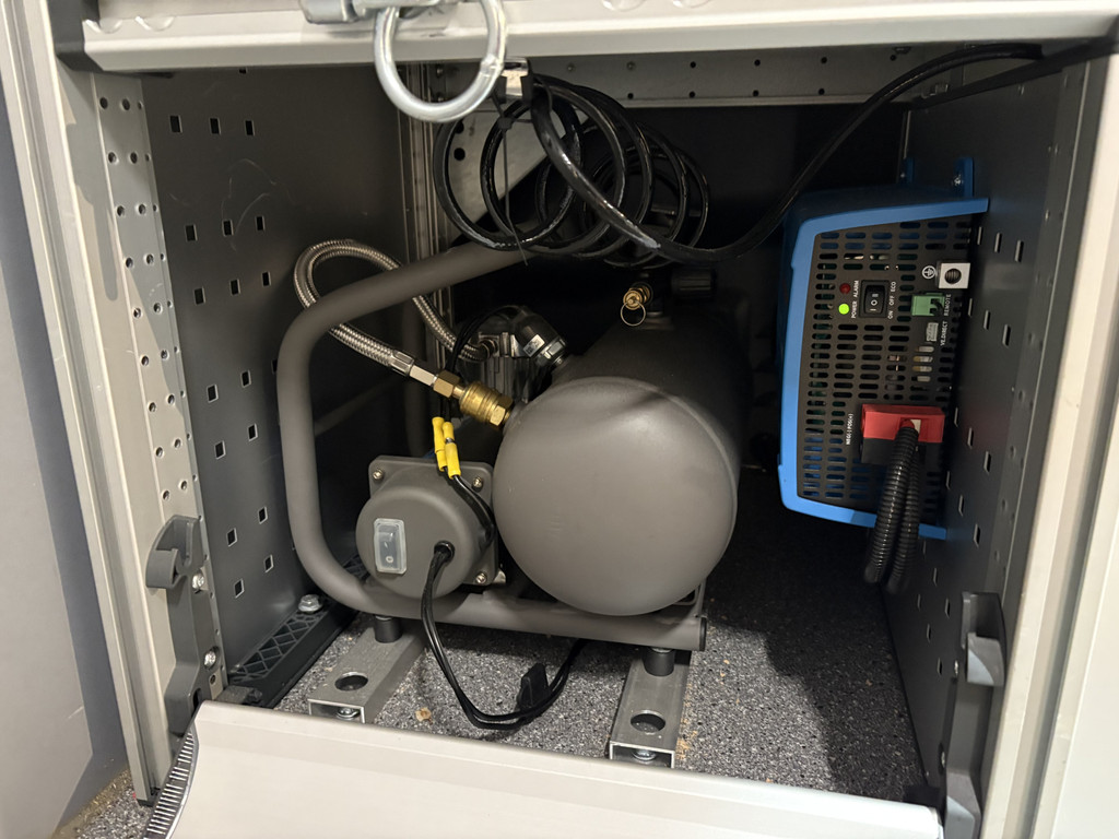 Mercedes-Benz Sprinter 311 CDI L2H2 / Euro 6 / Servicebus / Bott inrichting / 220V / Airco / Oprijplaat / Compressor / CarPlay / Camera / 85.395 KM !! 10