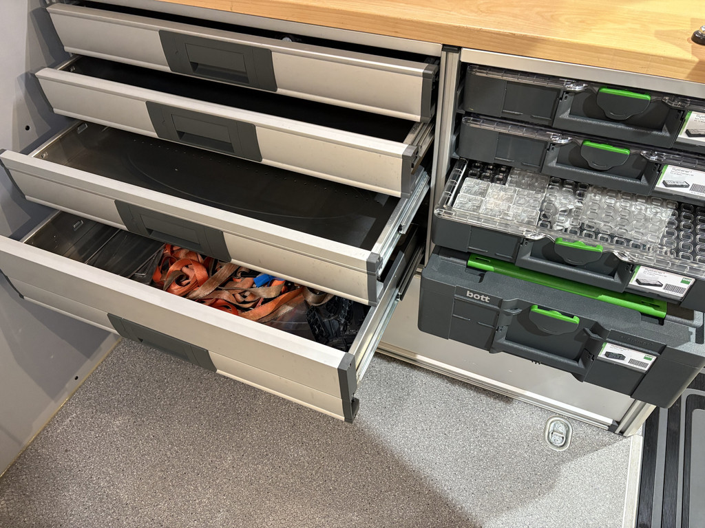 Mercedes-Benz Sprinter 311 CDI L2H2 / Euro 6 / Servicebus / Bott inrichting / 220V / Airco / Oprijplaat / Compressor / CarPlay / Camera / 85.395 KM !! 11