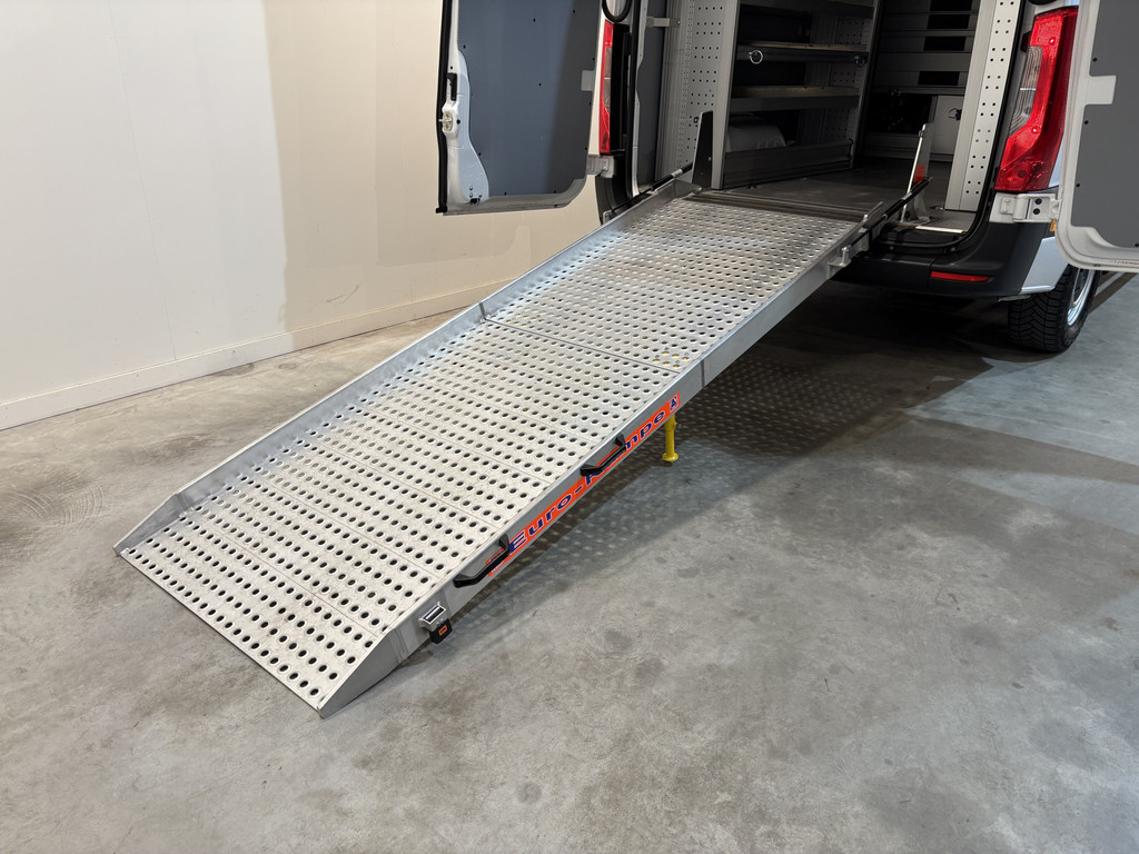 Mercedes-Benz Sprinter 311 CDI L2H2 / Euro 6 / Servicebus / Bott inrichting / 220V / Airco / Oprijplaat / Compressor / CarPlay / Camera / 85.395 KM !! 8