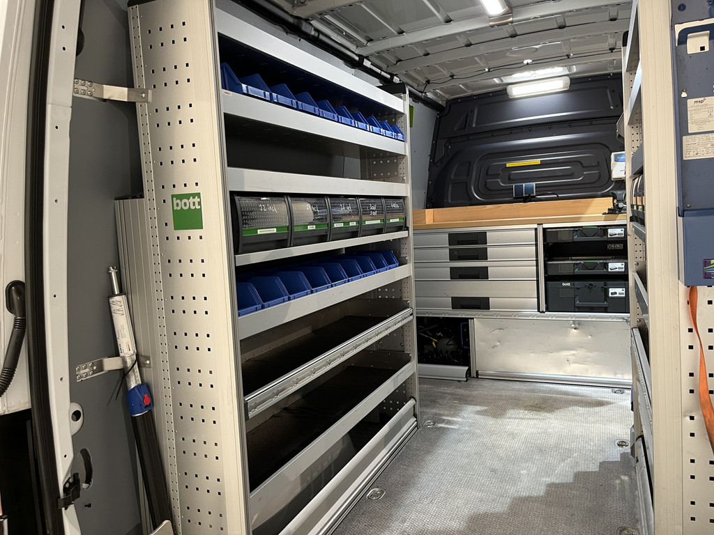 Mercedes-Benz Sprinter 311 CDI L2H2 RWD / Euro 6 / Servicebus / Bott inrichting / 220V / Airco / Oprijplaat / Compressor / CarPlay / Camera 12