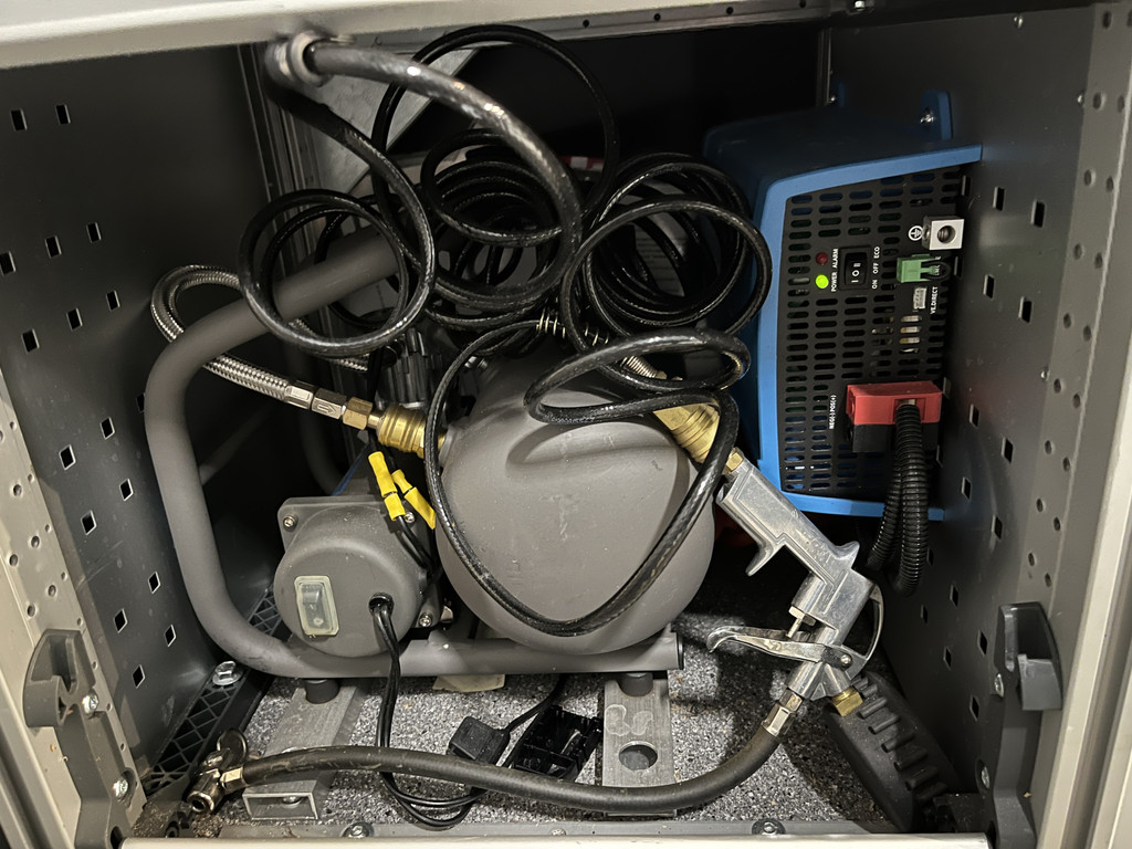 Mercedes-Benz Sprinter 311 CDI L2H2 RWD / Euro 6 / Servicebus / Bott inrichting / 220V / Airco / Oprijplaat / Compressor / CarPlay / Camera 12