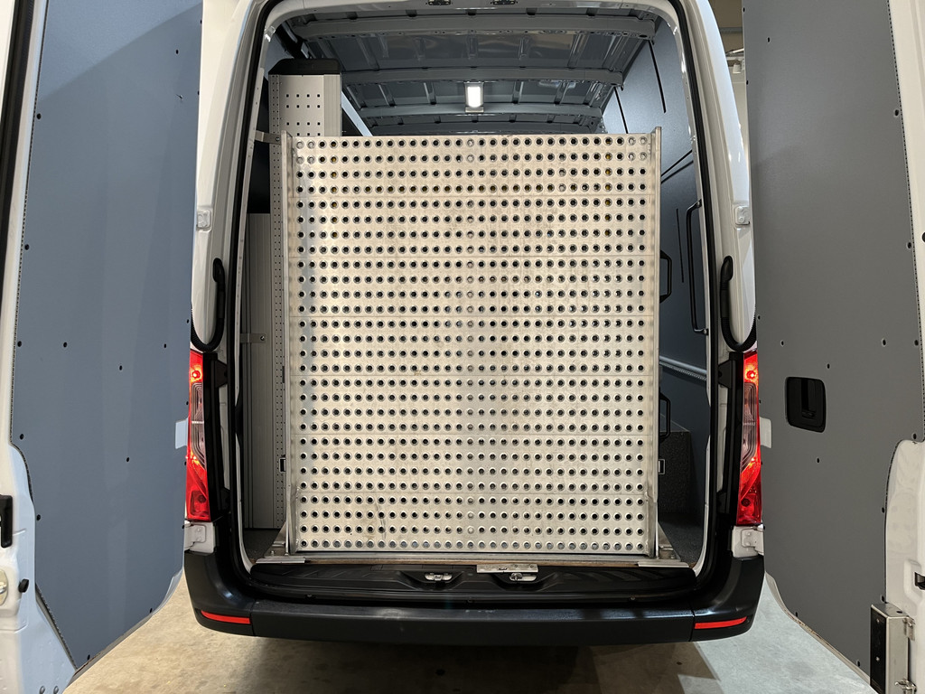 Mercedes-Benz Sprinter 311 CDI L2H2 RWD / Euro 6 / Servicebus / Bott inrichting / 220V / Airco / Oprijplaat / Compressor / CarPlay / Camera 17