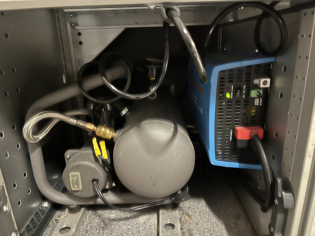 Mercedes-Benz Sprinter 311 CDI L2H2 RWD / Euro 6 / Servicebus / Bott inrichting / 220V / Airco / Oprijplaat / Compressor / CarPlay / Camera 17