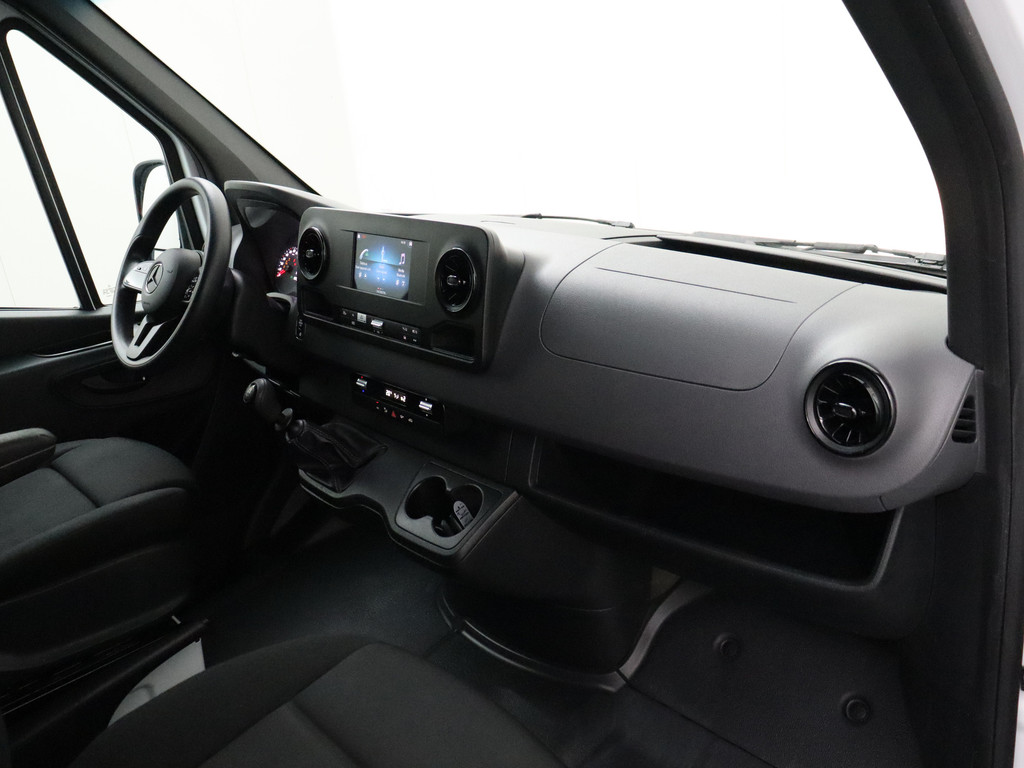 Mercedes-Benz Sprinter 311CDI L2H2 Werkplaatsinrichting | Oprijplaat | Airco | Camera | Mbux Multimedia 21