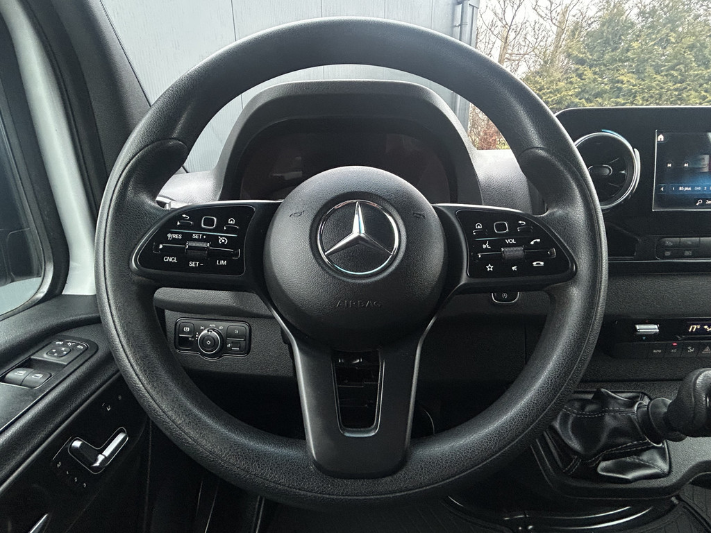 Mercedes-Benz Sprinter 311 CDI RWD 3.5T / L2H2 / UNIEK!! MEMORY EN STOELVERWARMING / TREKHAAK / LED KOPLAMPEN / ECC / CRUISE / NAVI / CAMERA / 3-ZITS / PDC 11