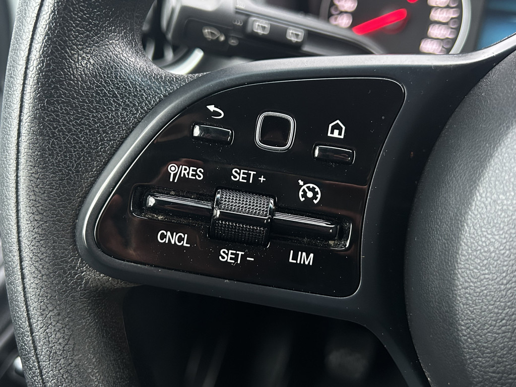 Mercedes-Benz Sprinter 311 CDI RWD 3.5T / L2H2 / UNIEK!! MEMORY EN STOELVERWARMING / TREKHAAK / LED KOPLAMPEN / ECC / CRUISE / NAVI / CAMERA / 3-ZITS / PDC 12