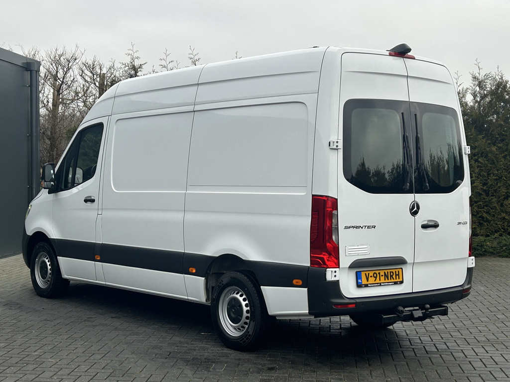 Mercedes-Benz Sprinter 311 CDI RWD 3.5T / L2H2 / UNIEK!! MEMORY EN STOELVERWARMING / TREKHAAK / LED KOPLAMPEN / ECC / CRUISE / NAVI / CAMERA / 3-ZITS / PDC 5