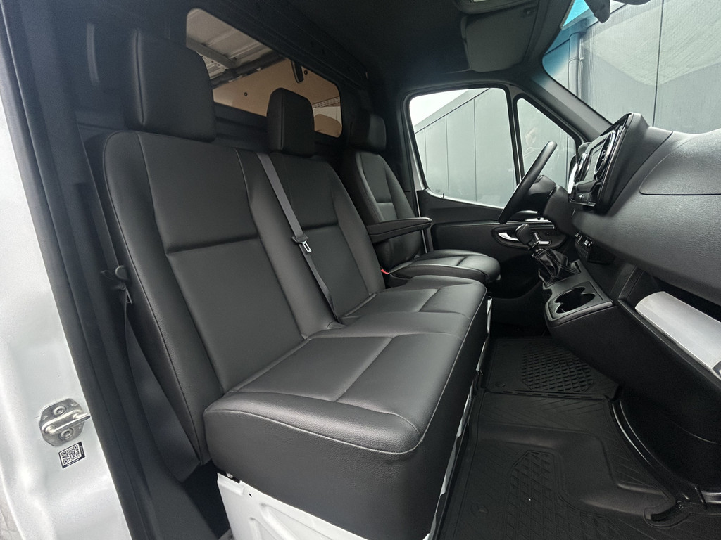 Mercedes-Benz Sprinter 311 CDI RWD 3.5T / L2H2 / UNIEK!! MEMORY EN STOELVERWARMING / TREKHAAK / LED KOPLAMPEN / ECC / CRUISE / NAVI / CAMERA / 3-ZITS / PDC 7