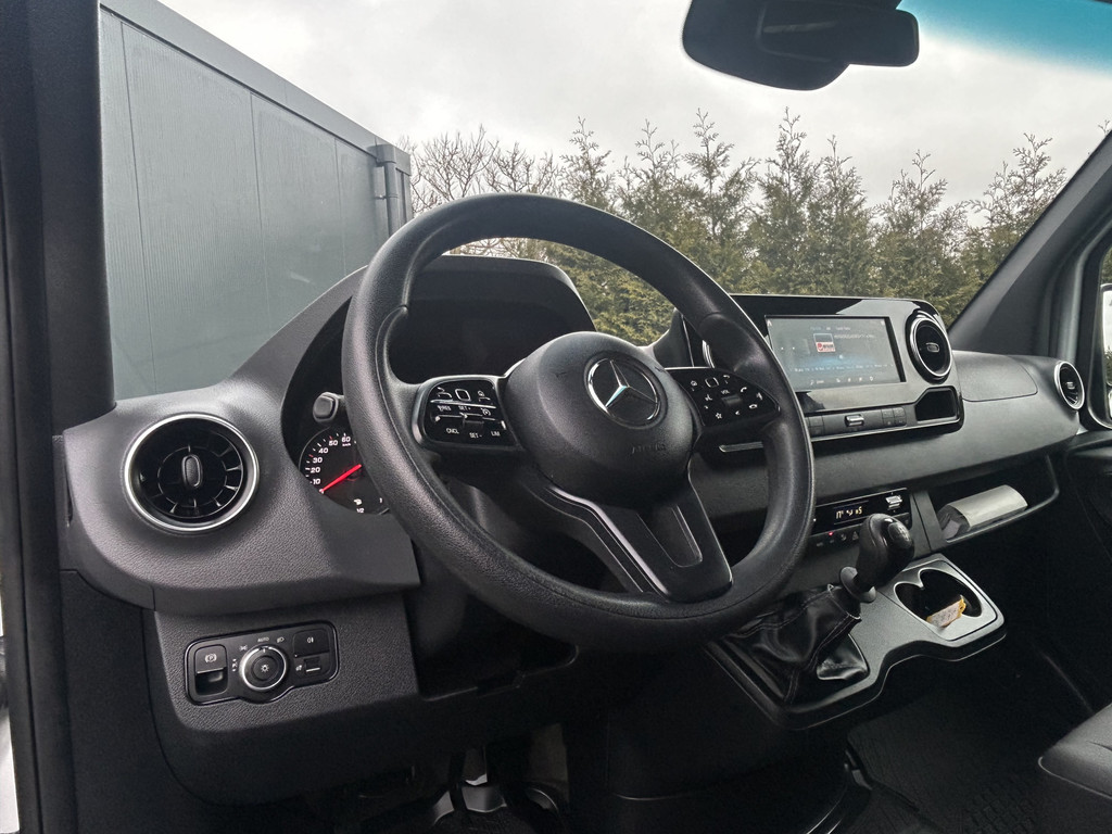 Mercedes-Benz Sprinter 311 CDI RWD 3.5T / L2H2 / UNIEK!! MEMORY EN STOELVERWARMING / TREKHAAK / LED KOPLAMPEN / ECC / CRUISE / NAVI / CAMERA / 3-ZITS / PDC 8