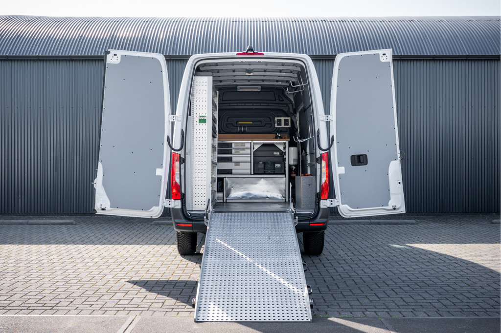 Mercedes-Benz Sprinter 311 CDI RWD L2H2 | Volledig Ingericht | Mbux | Camera | Carplay | Climatronic 10