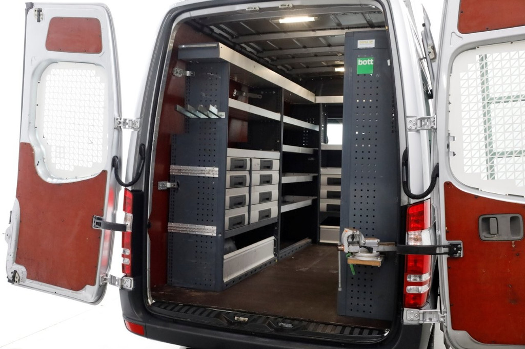 Mercedes-Benz Sprinter 313 CDI 130pk L2H2 7G Automaat Camera/Inrichting/Trekhaak 2800kg 09-2014 11