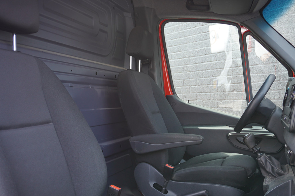 Mercedes-Benz Sprinter 314 2.2 CDI L2H1 EURO 6 - A/C Climate - Cruise - Camera - €17.499,- Excl. 5