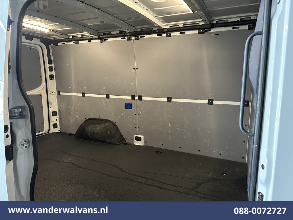 Mercedes-Benz Sprinter 314 CDI 143pk L2H1 Euro6 Airco | Camera | Apple Carplay | Trekhaak | Chauffeursstoel Android Auto, Bijrijdersbank 12