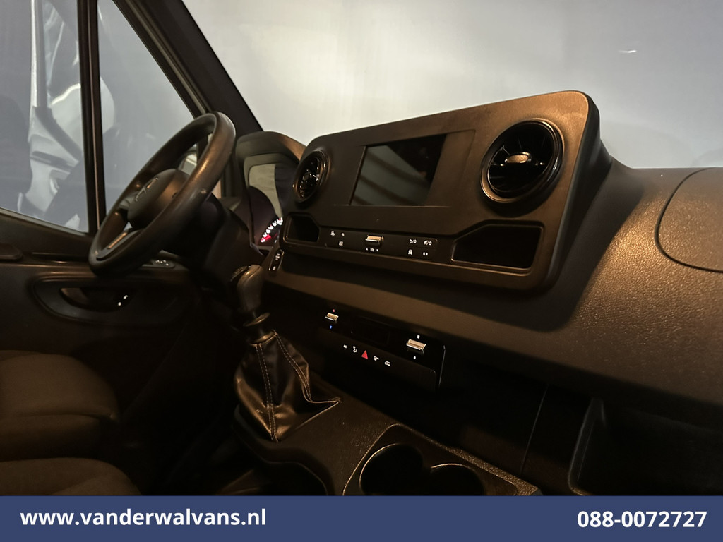 Mercedes-Benz Sprinter 314 CDI 143pk L2H1 Euro6 Airco | Camera | Apple Carplay | Trekhaak | Chauffeursstoel Android Auto, Bijrijdersbank 13