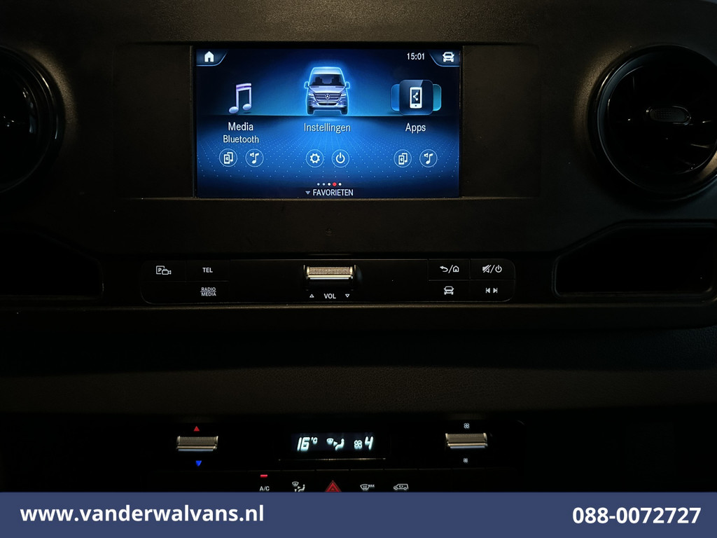 Mercedes-Benz Sprinter 314 CDI 143pk L2H1 Euro6 Airco | Camera | Apple Carplay | Trekhaak | Chauffeursstoel Android Auto, Bijrijdersbank 16
