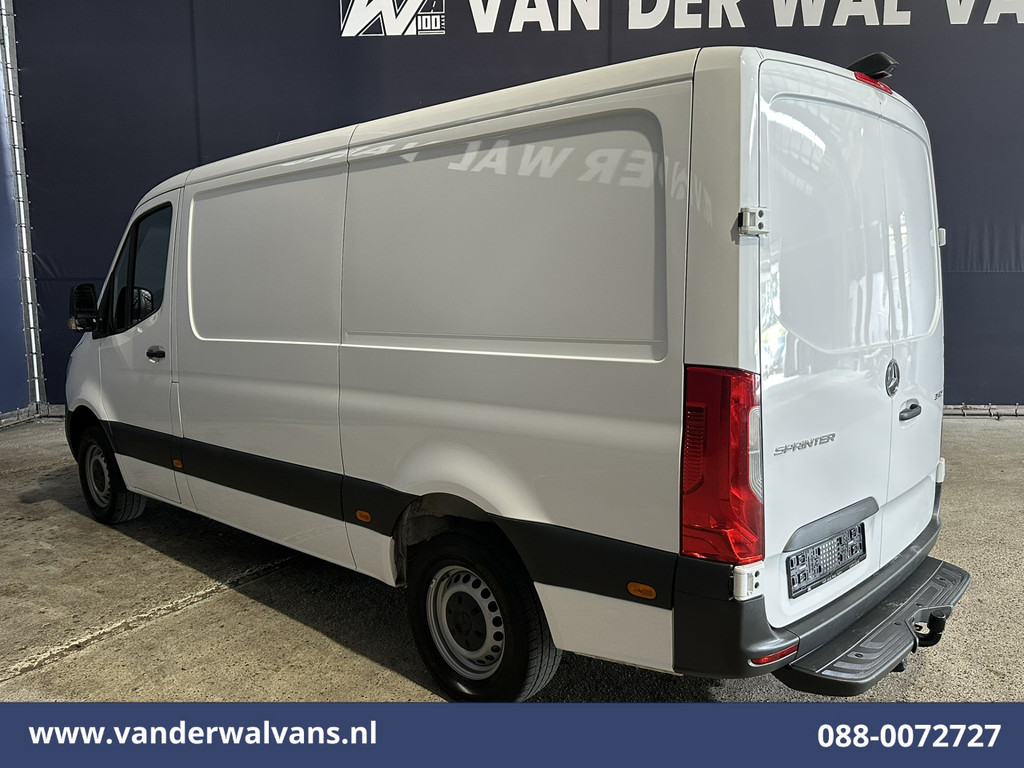 Mercedes-Benz Sprinter 314 CDI 143pk L2H1 Euro6 Airco | Camera | Apple Carplay | Trekhaak | Chauffeursstoel Android Auto, Bijrijdersbank 9