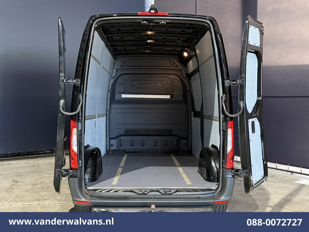 Mercedes-Benz Sprinter 314 CDI 143pk L2H2 Euro6 Airco | Camera | Apple Carplay | Trekhaak | Cruisecontrol Android Auto, Stoelverwarming, 270 Graden Achterdeuren, Parkeersensoren, Bijrijdersbank 12