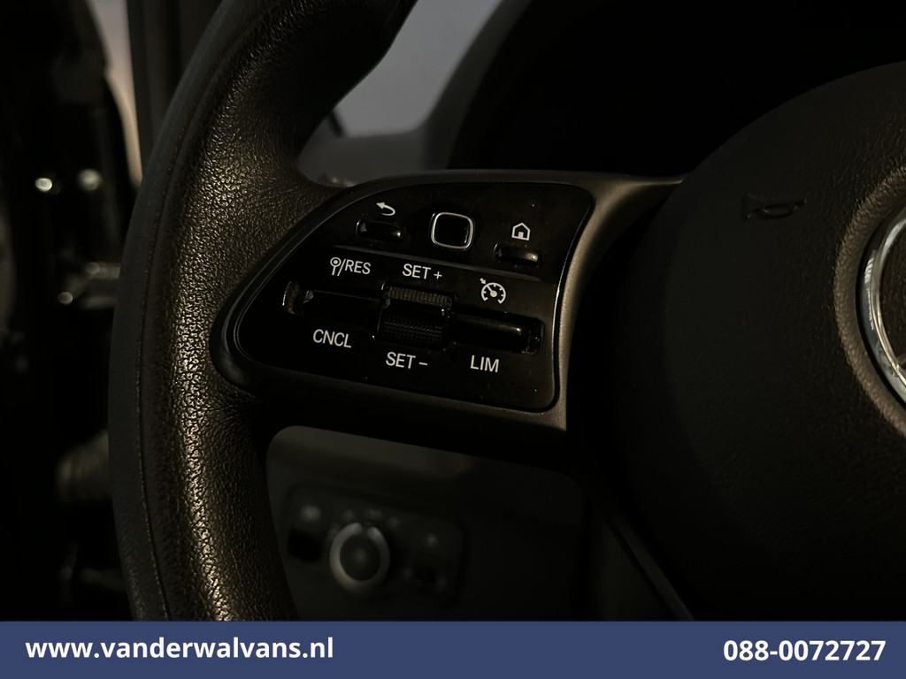 Mercedes-Benz Sprinter 314 CDI 143pk L2H2 Euro6 Airco | Camera | Apple Carplay | Trekhaak | Cruisecontrol Android Auto, Stoelverwarming, 270 Graden Achterdeuren, Parkeersensoren, Bijrijdersbank 4