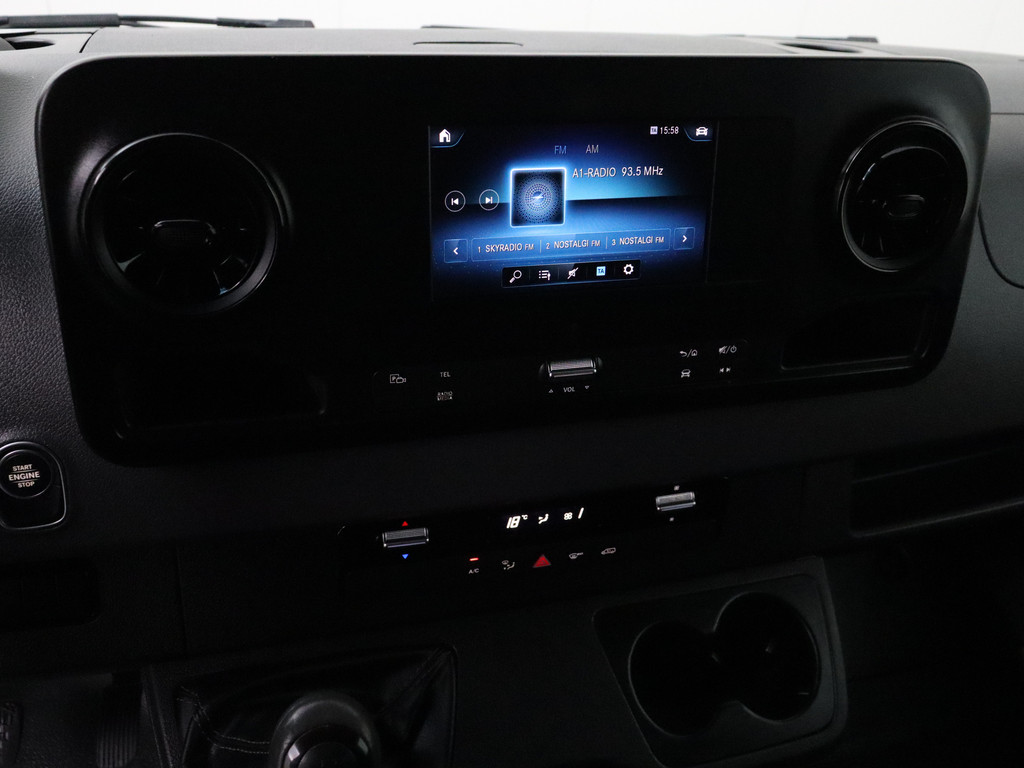 Mercedes-Benz Sprinter 314CDI L2H2 | Mbux | Camera | Airco | Cruise | 3-Persoons 17