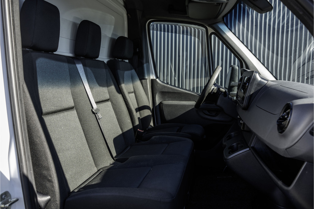 Mercedes-Benz Sprinter 314 CDI L3 Bakwagen met laadklep | Automaat | Mbux | Carplay | Camera | Navigatie | Climate | Cruise | Euro 6 12