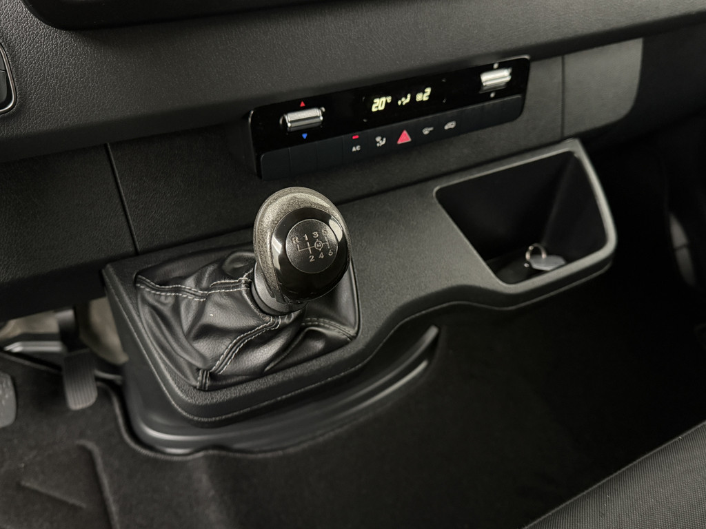 Mercedes-Benz Sprinter 314CDi L2H2 | Navigatie | Camera | Airco | 3-Persoons | Trekhaak 16