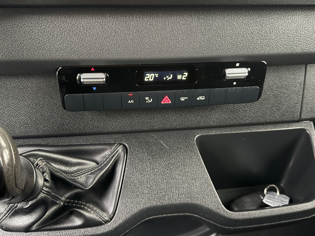 Mercedes-Benz Sprinter 314CDi L2H2 | Navigatie | Camera | Airco | 3-Persoons | Trekhaak 17