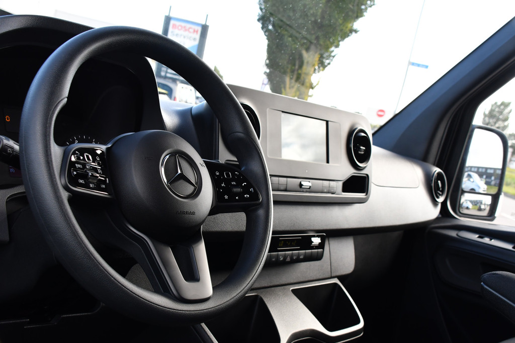 Mercedes-Benz Sprinter 315 1.9 CDI L2H1 FWD Black Edition DEMO! Cruise, Carplay, multimedia, Automaat, 150pk, 3 Zits, Uniek! 14