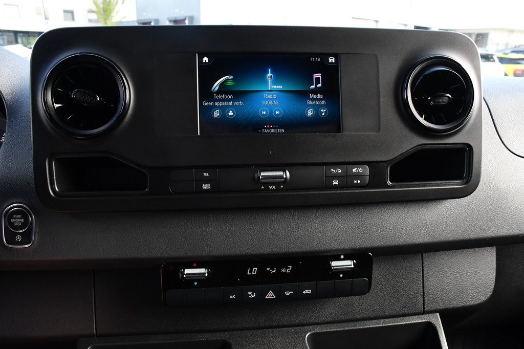 Mercedes-Benz Sprinter 315 1.9 CDI L2H1 FWD Black Edition DEMO! Cruise, Carplay, multimedia, Automaat, 150pk, 3 Zits, Uniek! 19