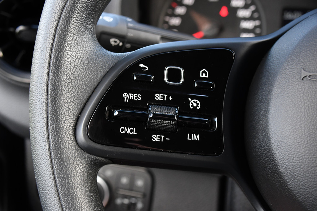 Mercedes-Benz Sprinter 315 1.9 CDI L2H1 FWD Black Edition DEMO! Cruise, Carplay, multimedia, Automaat, 150pk, 3 Zits, Uniek! 20