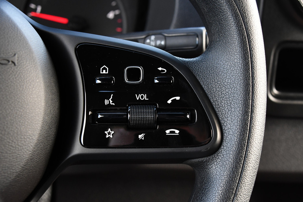 Mercedes-Benz Sprinter 315 1.9 CDI L2H1 FWD Black Edition DEMO! Cruise, Carplay, multimedia, Automaat, 150pk, 3 Zits, Uniek! 21