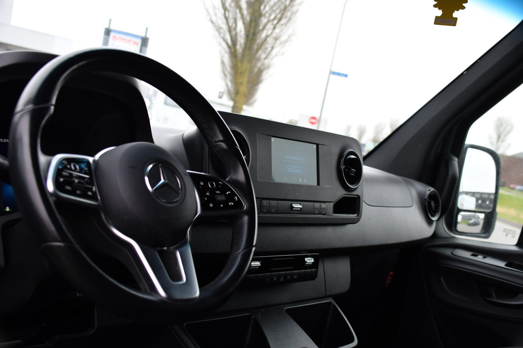 Mercedes-Benz Sprinter 315 1.9 CDI L2H2 AMG Edition Adaptieve Cruise, Camera, Carplay, 150pk, LED, Dodehoek, Sensoren, Multimedia, Uniek! 13
