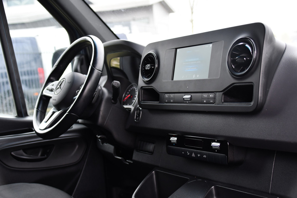 Mercedes-Benz Sprinter 315 1.9 CDI L2H2 AMG Edition Adaptieve Cruise, Camera, Carplay, 150pk, LED, Dodehoek, Sensoren, Multimedia, Uniek! 20