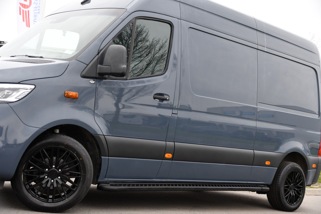 Mercedes-Benz Sprinter 315 1.9 CDI L2H2 AMG Edition Adaptieve Cruise, Camera, Carplay, 150pk, LED, Dodehoek, Sensoren, Multimedia, Uniek! 9