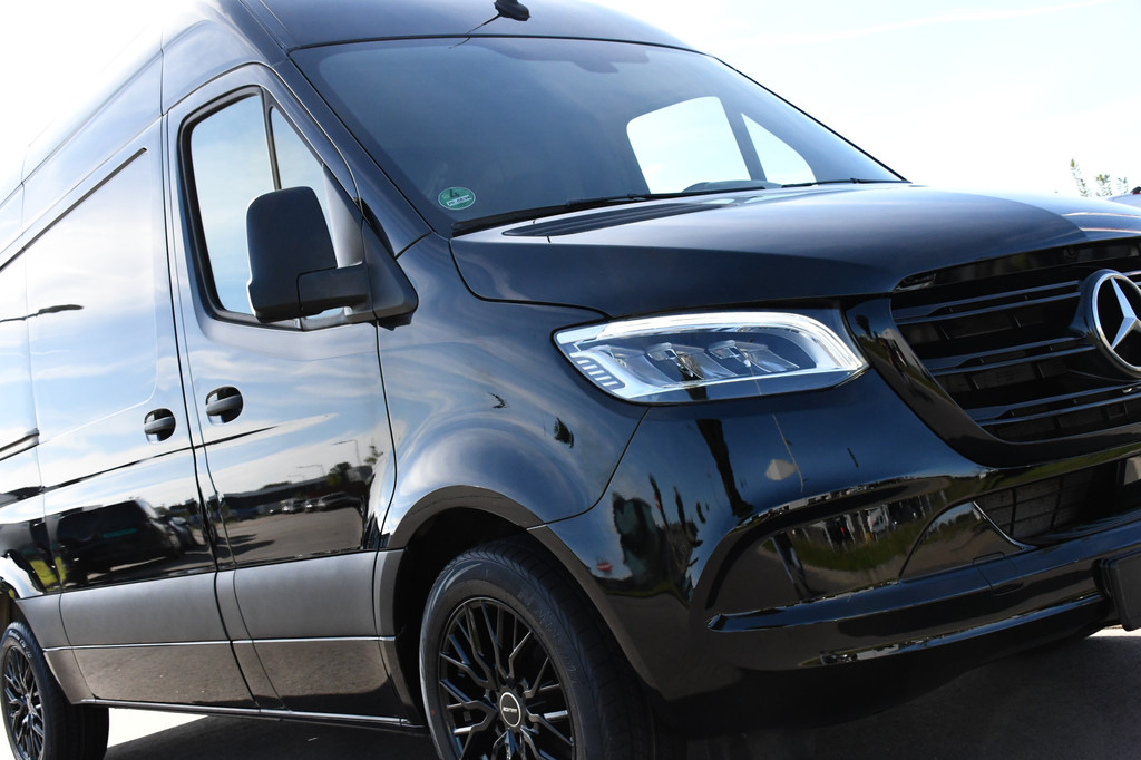 Mercedes-Benz Sprinter 315 1.9 CDI L2H2 Black Edition Camera, Cruise, Carplay, LED, 150pk, Automaat, Multimedia, Uniek! 2