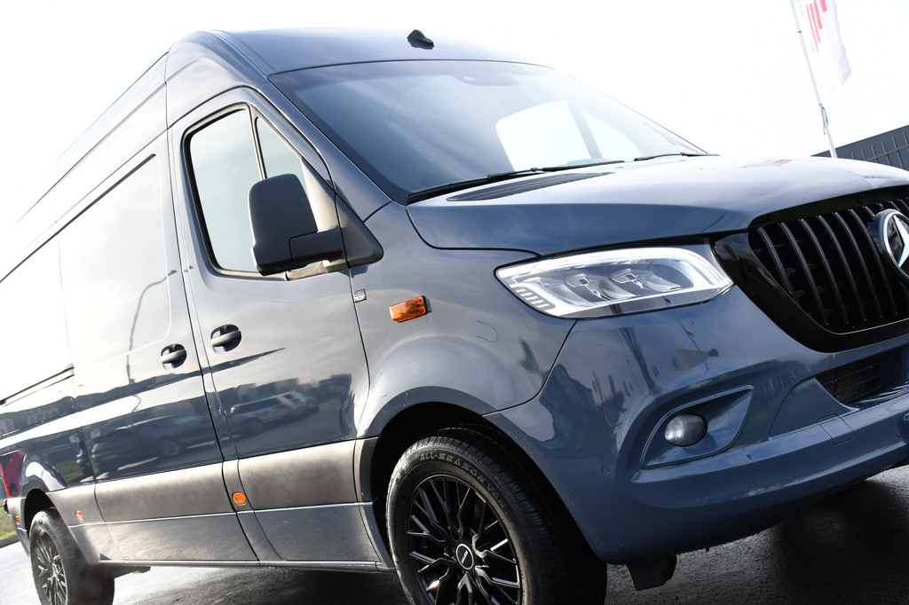 Mercedes-Benz Sprinter 315 1.9 CDI L2H2 FWD AMG Edition Adaptieve Cruise, 360 Camera, LED, Carplay, NAVI, Sensoren, Automaat, 150pk, Uniek! 18
