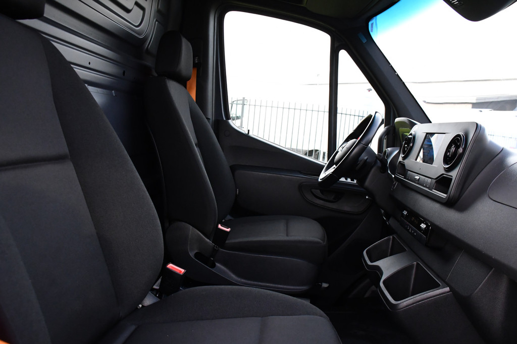 Mercedes-Benz Sprinter 315 1.9 CDI L2H2 FWD AMG Edition Adaptieve Cruise, 360 Camera, LED, Carplay, NAVI, Sensoren, Automaat, 150pk, Uniek! 20